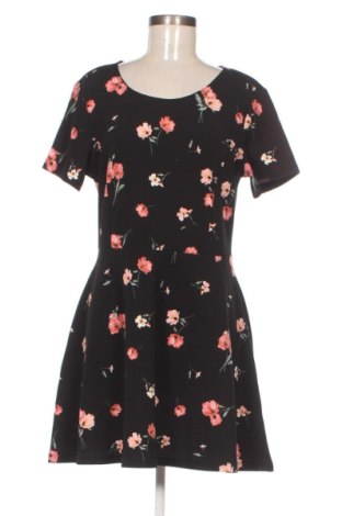 Рокля H&M Divided, Размер M, Цвят Многоцветен, Цена 20,45 €