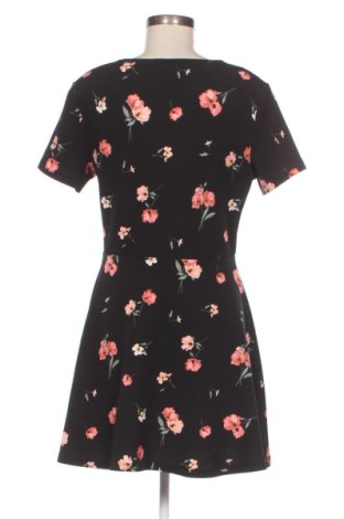 Рокля H&M Divided, Размер M, Цвят Многоцветен, Цена 20,45 €