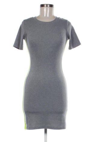 Рокля H&M Divided, Размер S, Цвят Многоцветен, Цена 20,45 €