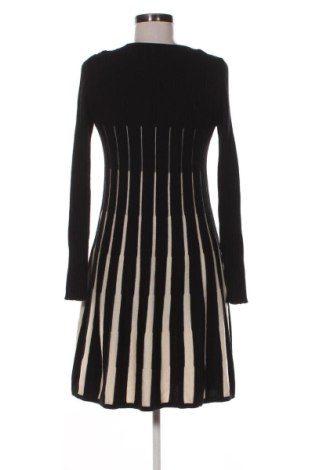 Рокля Hugo Boss, Размер XS, Цвят Многоцветен, Цена 104,73 €