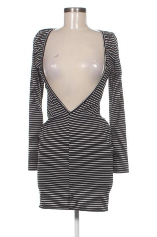 Kleid Pretty Little Thing, Größe M, Farbe Mehrfarbig, Preis 20,00 €