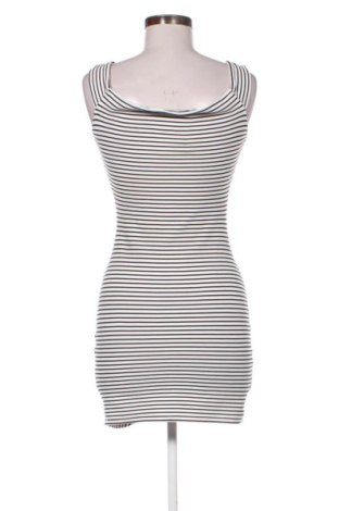 Kleid Pull&Bear, Größe XS, Farbe Mehrfarbig, Preis € 26,99