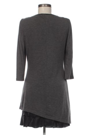 Рокля Rinascimento, Размер M, Цвят Сив, Цена 42,43 €