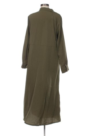 Kleid Selected Homme, Größe M, Farbe Grün, Preis 127,99 €