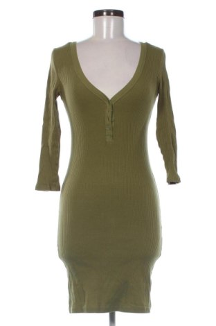 Рокля Sinsay, Размер S, Цвят Зелен, Цена 21,11 €