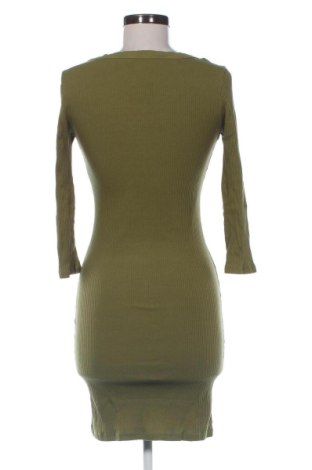 Рокля Sinsay, Размер S, Цвят Зелен, Цена 21,11 €