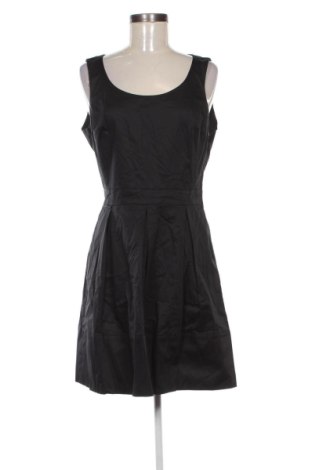 Φόρεμα Sisley, Μέγεθος M, Χρώμα Μαύρο, Τιμή 49,87 €