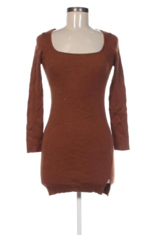 Rochie Stradivarius, Mărime M, Culoare Maro, Preț 123,99 Lei