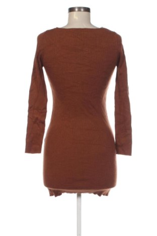 Rochie Stradivarius, Mărime M, Culoare Maro, Preț 123,99 Lei