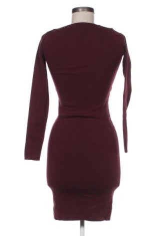 Sukienka Vintage Dressing, Rozmiar S, Kolor Czerwony, Cena 107,17 zł