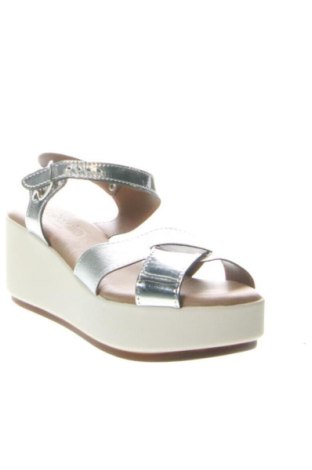 Сандали Unbranded, Размер 35, Цвят Сребрист, Цена 26,00 €
