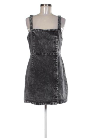 Latzkleid H&M Divided, Größe XL, Farbe Schwarz, Preis 11,00 €