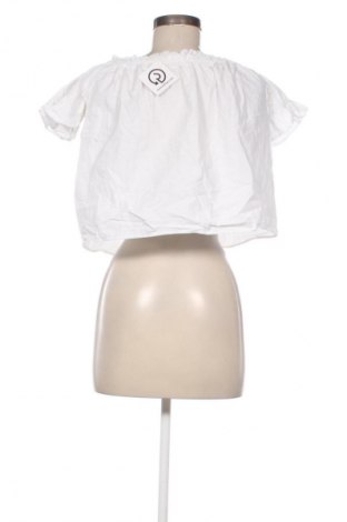 Дамска блуза Pull&Bear, Размер L, Цвят Бял, Цена 3,57 €