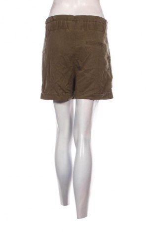 Γυναικείο κοντό παντελόνι Mango, Μέγεθος L, Χρώμα Πράσινο, Τιμή 5,99 €
