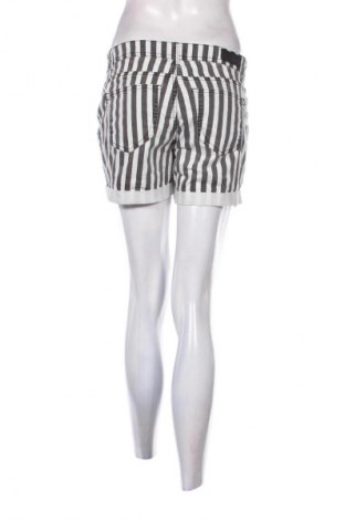 Γυναικείο κοντό παντελόνι Vero Moda, Μέγεθος M, Χρώμα Πολύχρωμο, Τιμή 2,99 €