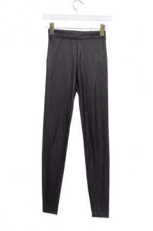 Dámské legíny  Bershka, Velikost XS, Barva Černá, Cena  199,00 Kč