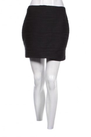 Пола Amisu, Размер L, Цвят Черен, Цена 2,04 €