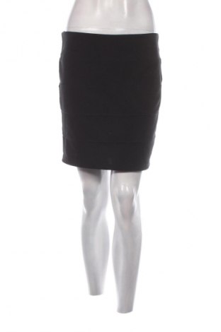 Пола Amisu, Размер M, Цвят Черен, Цена 2,04 €