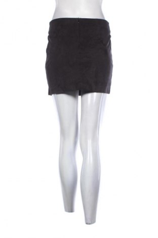 Пола Bershka, Размер S, Цвят Черен, Цена 7,15 €