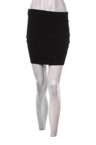 Пола Clockhouse, Размер M, Цвят Черен, Цена 2,04 €