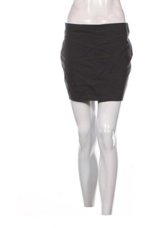 Пола Edc By Esprit, Размер M, Цвят Сив, Цена 3,06 €