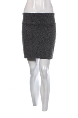 Пола Friday, Размер L, Цвят Многоцветен, Цена 2,04 €