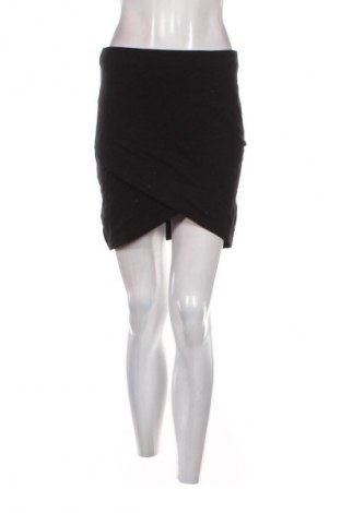 Пола Gina Tricot, Размер M, Цвят Черен, Цена 2,55 €