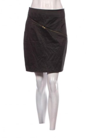 Пола Gina Tricot, Размер S, Цвят Черен, Цена 2,04 €