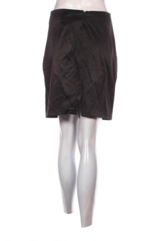 Пола Gina Tricot, Размер S, Цвят Черен, Цена 2,04 €