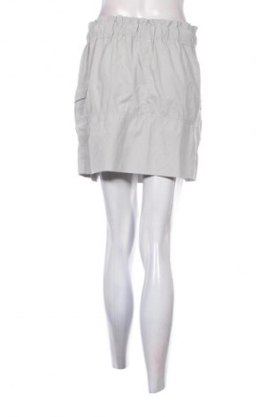 Пола Gina Tricot, Размер M, Цвят Сив, Цена 2,04 €