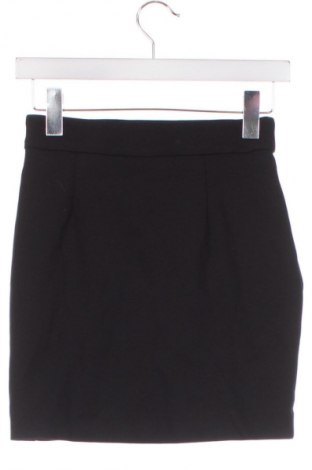 Пола H&M, Размер XS, Цвят Черен, Цена 2,04 €