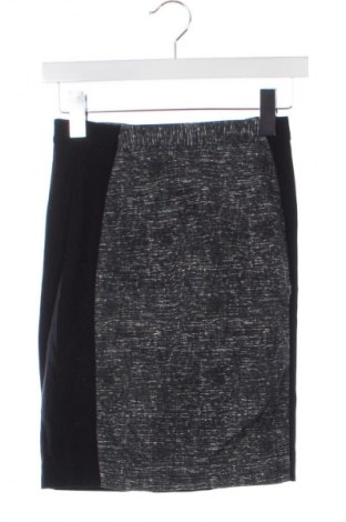 Пола H&M, Размер XXS, Цвят Многоцветен, Цена 2,04 €