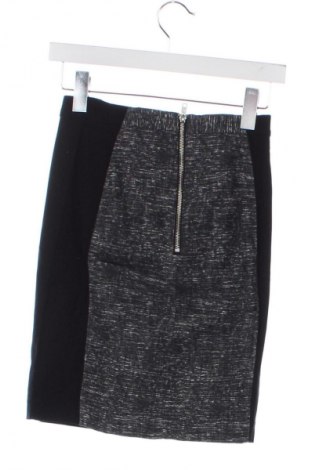 Пола H&M, Размер XXS, Цвят Многоцветен, Цена 2,04 €