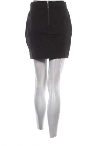 Пола H&M, Размер M, Цвят Черен, Цена 2,04 €