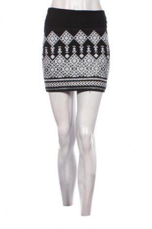 Пола H&M, Размер XS, Цвят Многоцветен, Цена 2,04 €