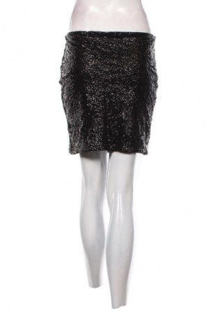 Пола H&M Divided, Размер S, Цвят Черен, Цена 2,04 €