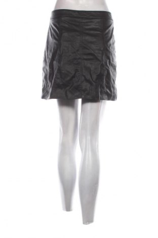 Пола H&M Divided, Размер M, Цвят Черен, Цена 2,04 €