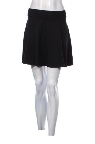 Пола H&M Divided, Размер S, Цвят Черен, Цена 2,04 €