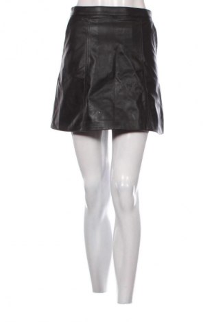 Пола H&M Divided, Размер S, Цвят Черен, Цена 2,04 €