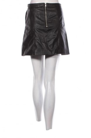 Пола H&M Divided, Размер S, Цвят Черен, Цена 2,04 €