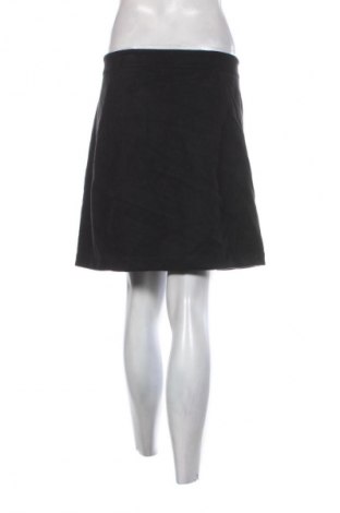 Пола Hema, Размер M, Цвят Черен, Цена 2,04 €