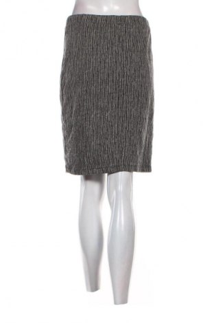 Пола Hema, Размер M, Цвят Многоцветен, Цена 2,04 €