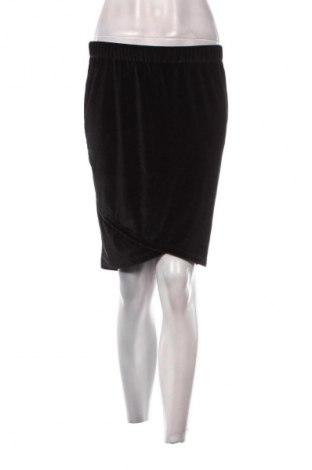 Пола Janina, Размер M, Цвят Черен, Цена 2,04 €