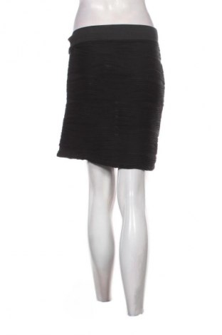 Пола Janina, Размер M, Цвят Черен, Цена 2,04 €