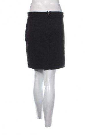 Пола Janina, Размер M, Цвят Черен, Цена 2,04 €