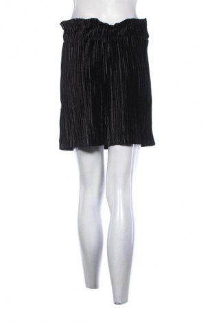 Пола Monki, Размер S, Цвят Черен, Цена 2,04 €