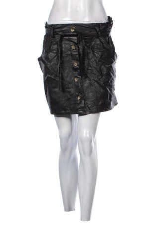 Пола NEW COLLECTION, Размер S, Цвят Черен, Цена 2,04 €