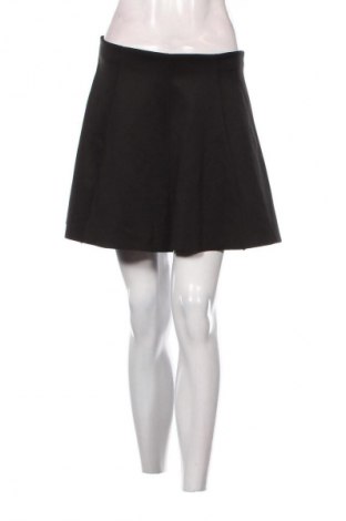 Пола ONLY, Размер M, Цвят Черен, Цена 2,04 €