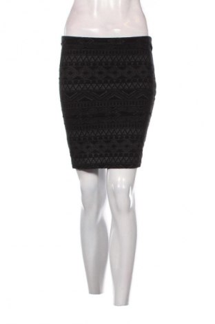 Пола ONLY, Размер M, Цвят Черен, Цена 2,04 €