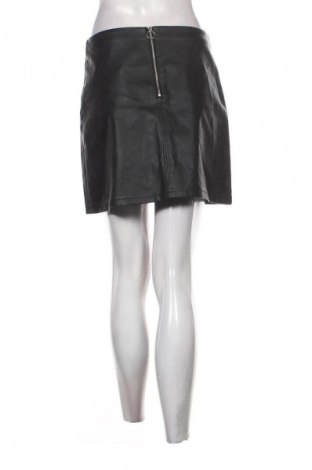 Пола Primark, Размер M, Цвят Черен, Цена 2,04 €